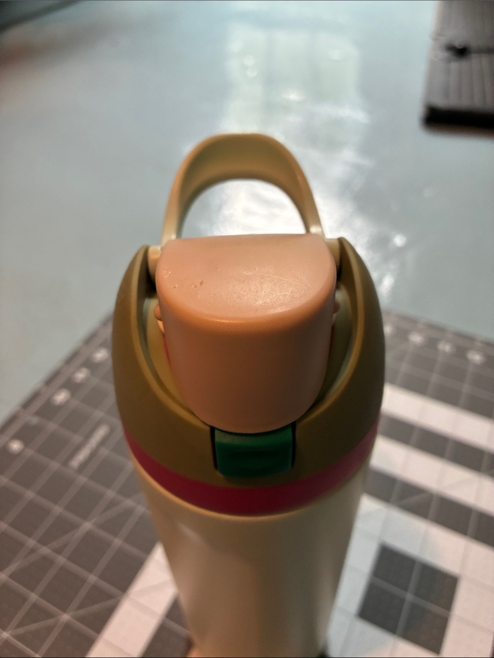 Owalo green & Pink Insulated Travel Bottle - Picture 5 of 13